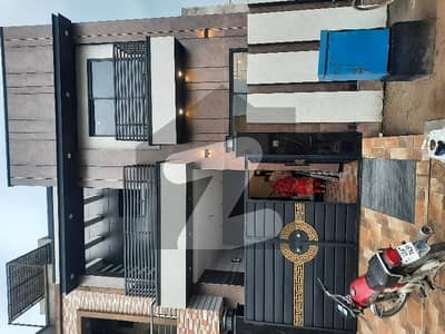 4 marla brand new Double unit Modern house available for sale in Paragon City