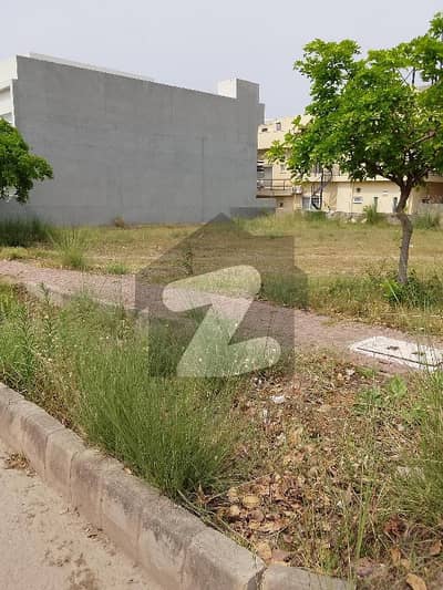 بحریہ انکلیو - سیکٹر ایم بحریہ انکلیو,بحریہ ٹاؤن,اسلام آباد میں 10 مرلہ رہائشی پلاٹ 1.6 کروڑ میں برائے فروخت۔