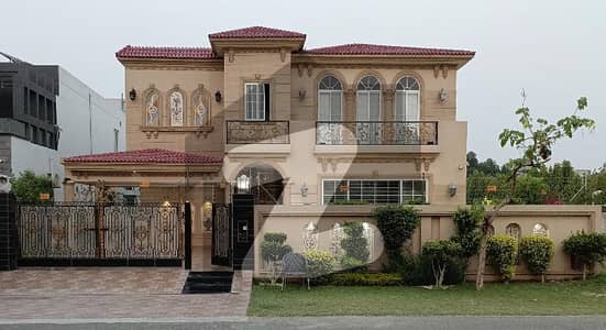 1 kanal brand new house on 70' road near park phase 6 block N.