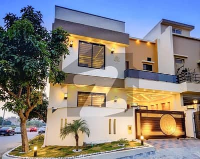 06 Marla Brand New Luxury Corner House For Sale