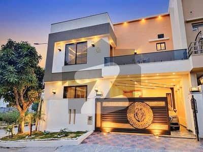 06 Marla Brand New Luxury Corner House For Sale
