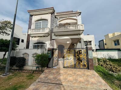 ڈی ایچ اے 9 ٹاؤن ۔ بلاک سی ڈی ایچ اے 9 ٹاؤن,ڈیفنس (ڈی ایچ اے),لاہور میں 3 کمروں کا 5 مرلہ مکان 2.65 کروڑ میں برائے فروخت۔