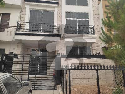 4 MARLA BRAND NEW HOUSE FOR SALE 4 MARLA BRAND NEW HOUSE FOR SALE