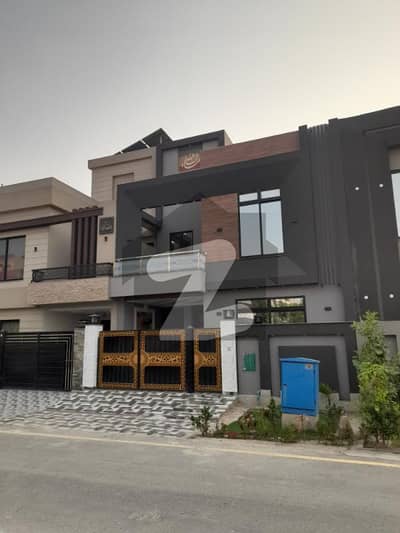 بحریہ نشیمن ۔ آئرس بحریہ نشیمن,لاہور میں 3 کمروں کا 5 مرلہ مکان 1.65 کروڑ میں برائے فروخت۔