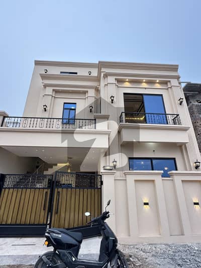 7 Marla Classic Double Story House for Sale in Bani Gala Islamabad | Prime Location & Spacious Parking