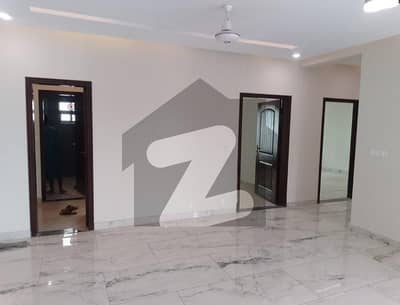 10 Marla Luxury 3-Bed Apartment For Rent In Askari 10 Lahore Cantt Park Facing