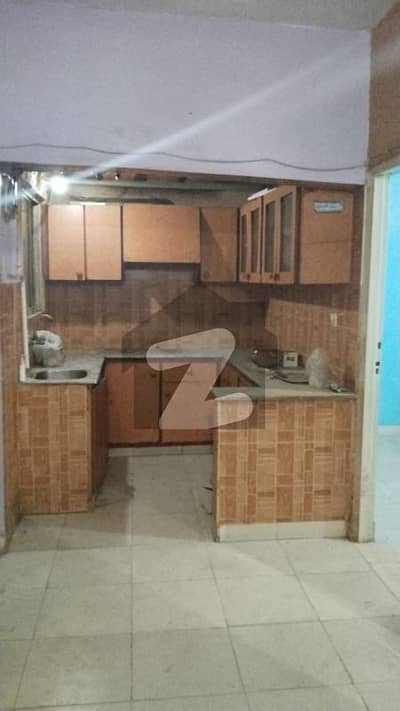 Gorgeous 700 Square Feet Flat For sale Available In Gulistan-e-Jauhar - Block 18