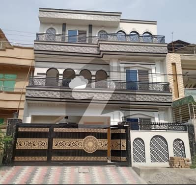 8 Marla New House Available for sale