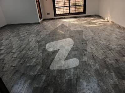 ڈی ایچ اے فیز 7 ڈی ایچ اے ڈیفینس,کراچی میں 8 کمروں کا 2 کنال مکان 8.3 لاکھ میں کرایہ پر دستیاب ہے۔