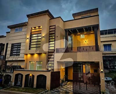 7 Marla Park Face House Available For Sale