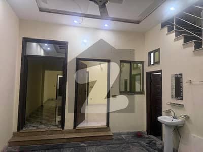 تاج باغ سکیم لاہور میں 4 کمروں کا 5 مرلہ مکان 2.2 کروڑ میں برائے فروخت۔