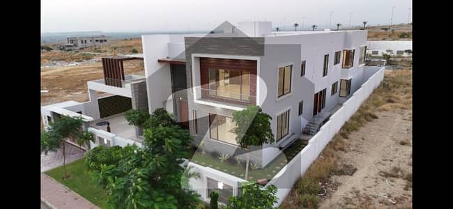 1000 Sq Yd Boulevard Category Plot For Sale Precinct-7, Bahria Town Karachi. Prime Location | Ideal for Residence or Investment. Just 5 Mins Drive from Main Gate | Near Park, Mosque, Schools, Midway Commercial & Bahria Heights.