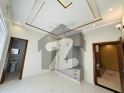 10 Marla House Available For Rent