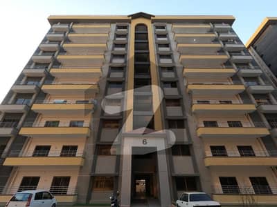 A West Open 2700 Square Feet Flat In Karachi Is On The Market For Sale