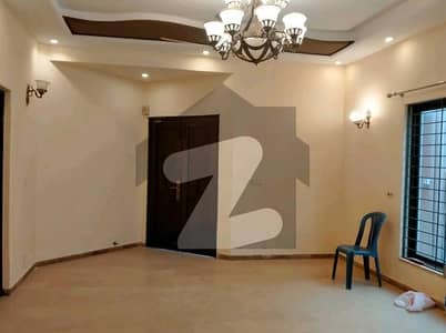 House Of 10 Marla Available For rent In DHA Phase 4 - Block EE