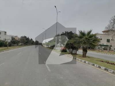 لیک سٹی ۔ سیکٹر ایم ۔ 2اے لیک سٹی,رائیونڈ روڈ,لاہور میں 10 مرلہ رہائشی پلاٹ 2.7 کروڑ میں برائے فروخت۔
