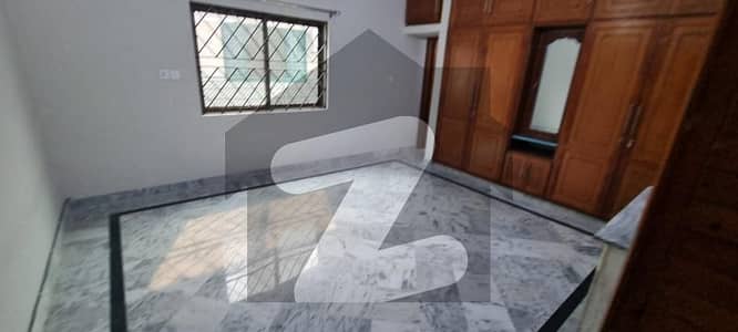 جی ۔ 10 اسلام آباد میں 5 کمروں کا 1 کنال مکان 4.5 لاکھ میں کرایہ پر دستیاب ہے۔