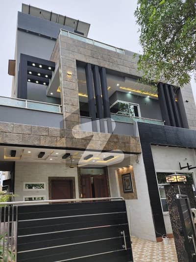 A 10 Marla House Located In Wapda City Is Available For sale.