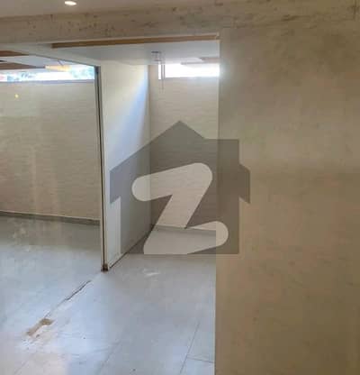 جی ۔ 9 مرکز جی ۔ 9,اسلام آباد میں 6 مرلہ Studio عمارت 20.0 کروڑ میں برائے فروخت۔