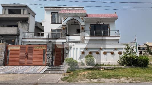 ایل ڈی اے ایوینیو ۔ بلاک اے ایل ڈی اے ایوینیو,لاہور میں 6 کمروں کا 1 کنال مکان 2.7 لاکھ میں کرایہ پر دستیاب ہے۔