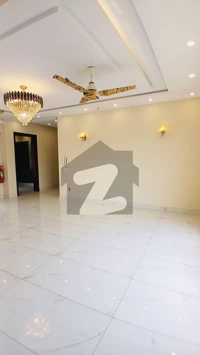 ڈی ایچ اے فیز 8 ڈیفنس (ڈی ایچ اے),لاہور میں 3 کمروں کا 1 کنال بالائی پورشن 1.3 لاکھ میں کرایہ پر دستیاب ہے۔