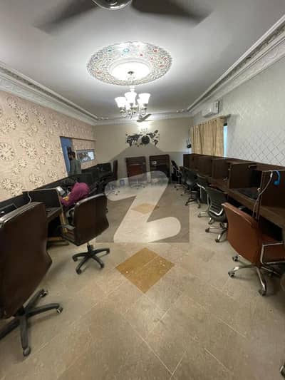 400 YDS SILENT COMMERCIAL BUNGLOW FOR RENT IN CLIFTON