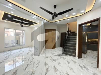 Prime Location Park View City - Jade Extension Block 5 Marla House Up For Sale