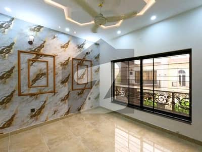 Prime Location 5 Marla House In Park View City - Overseas Block Is Best Option