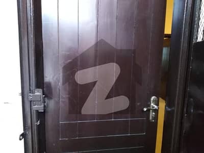 Prime Location Bukhari Commercial Area Flat For sale Sized 950 Square Feet