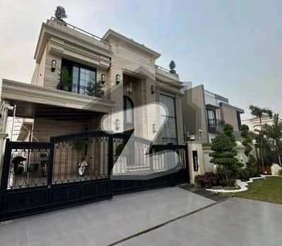 ڈی ایچ اے فیز 8 ڈیفنس (ڈی ایچ اے),لاہور میں 5 کمروں کا 1 کنال مکان 24.75 کروڑ میں برائے فروخت۔