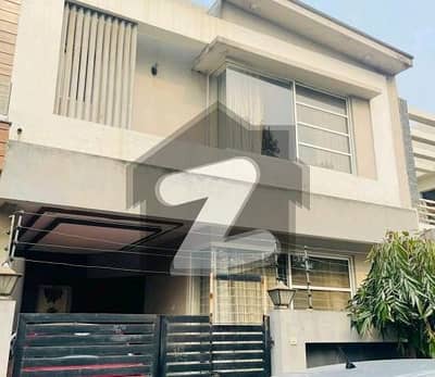 05 MARLA ELEGANT AND FULLY MAINTAINED SUPER HOT LOCATED BUNGALOW IS AVAILABLE IN THE BEST BLOCK OF DHA LAHORE
