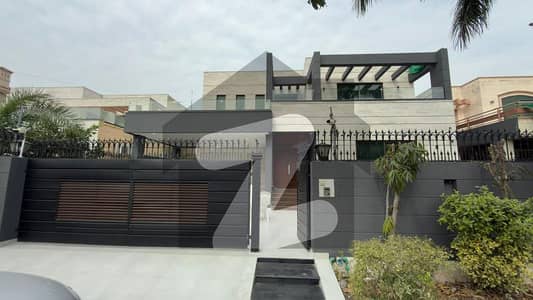 Fully Basement Double Unit 1 Kanal Bungalow On 60 Feet Road For Sale At Prime Location Of DHA Lahore Near To Park, Masjid And Commercial Market.