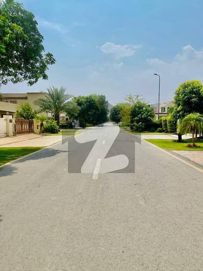 ڈی ایچ اے فیز 7 - بلاک ٹی فیز 7,ڈیفنس (ڈی ایچ اے),لاہور میں 10 مرلہ رہائشی پلاٹ 2.35 کروڑ میں برائے فروخت۔
