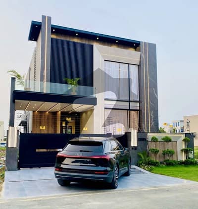 SPECIOUS & LUXURY 5 MARLA HOUSE FOR SALE IN TOP LOCATION PHASE 9 TOWN