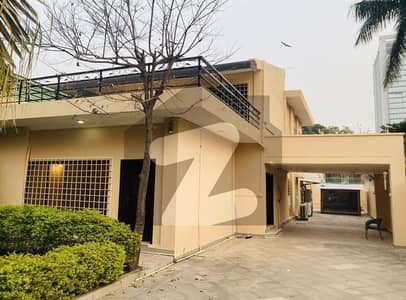 ایف ۔ 7/1 ایف ۔ 7,اسلام آباد میں 4 کمروں کا 1 کنال مکان 5.5 لاکھ میں کرایہ پر دستیاب ہے۔