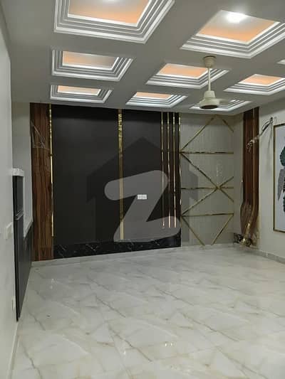 Bungalow Available For Sale 300 SqYd Clifton Block 5 Karachi.
