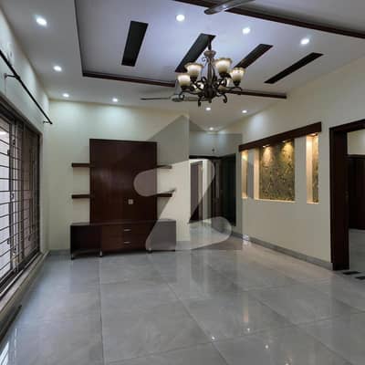 10 Marla Used House For Sale in CC Block Bahria Town Lahore
