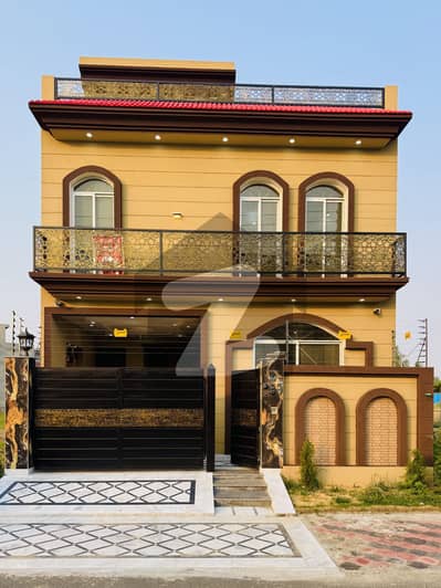 5 Marla Classic House Facing Park For Sale