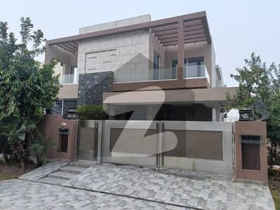 ONE KANAL BEAUTIFULL HOUSE AVALIABLE FOR RENT IN DHA DEFANCE PHASE 4