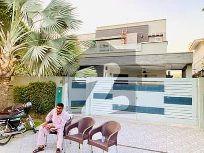 ONE KANAL BEAUTIFULL HOUSE AVALIABLE FOR RENT IN DHA DEFANCE PHASE 3