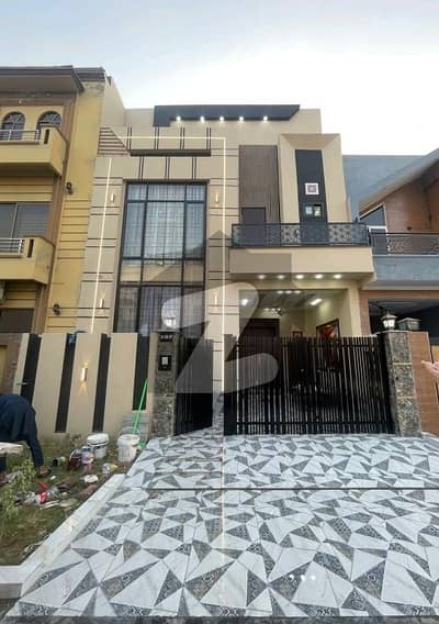 Prime Location House For sale