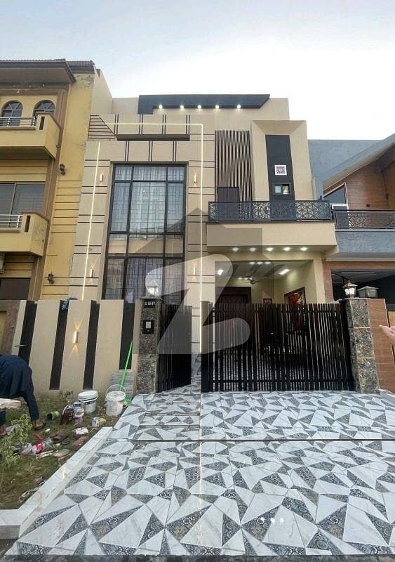 Prime Location House For sale Prime Location House For sale