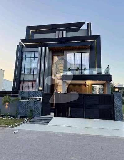 Prime Location House Of 10 Marla Is Available For sale