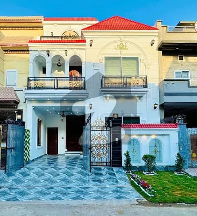سٹی ہاؤسنگ سوسائٹی گوجرانوالہ میں 4 کمروں کا 5 مرلہ مکان 2.8 کروڑ میں برائے فروخت۔