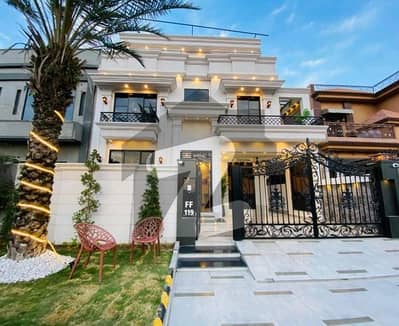Prominently-Located Prime Location 10 Marla House Available In Citi Housing Society