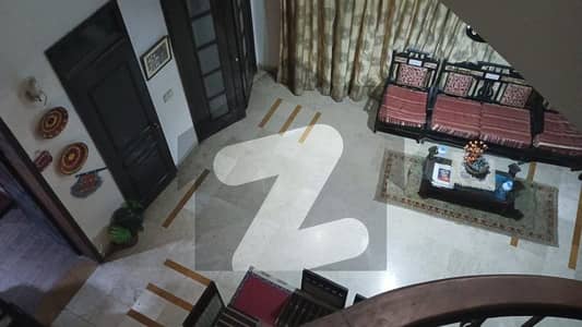 CORNER HOUSE FOR SALE (BASEMENT)