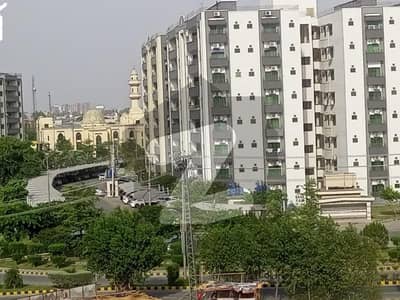 عسکری 11 ۔ سیکٹر بی عسکری 11,عسکری,لاہور میں 3 کمروں کا 10 مرلہ فلیٹ 3.05 کروڑ میں برائے فروخت۔