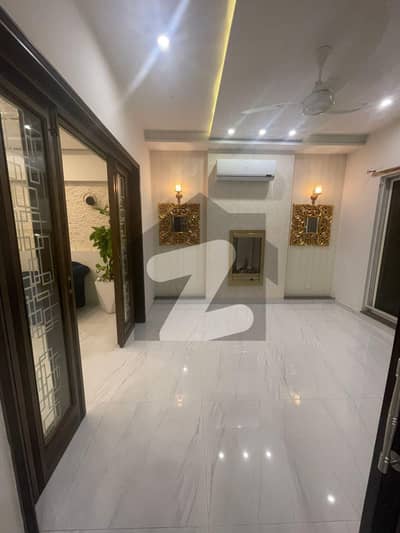 لیک سٹی میڈوز لاہور میں 2 کمروں کا 10 مرلہ زیریں پورشن 1.2 لاکھ میں کرایہ پر دستیاب ہے۔
