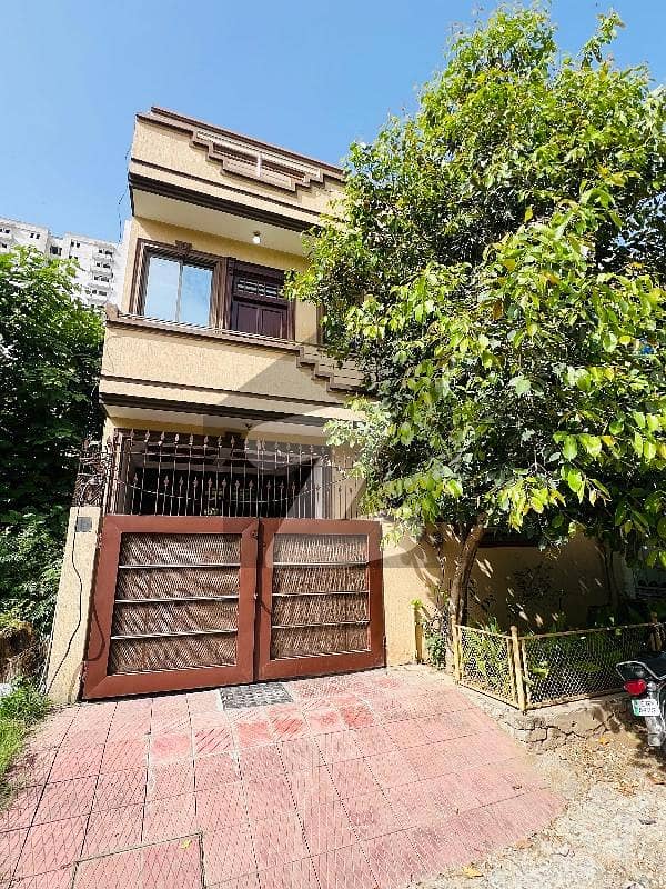 4 Marla Full House Available For Rent G13-1 4 Marla Full House Available For Rent G13-1