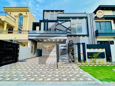 10 MARLA NEW BRAND DOUBLE STOREY HOUSE AVAILABLE FOR SALE, IN CITI HOUSING GUJRANWALA ON PRIME LOCATION.